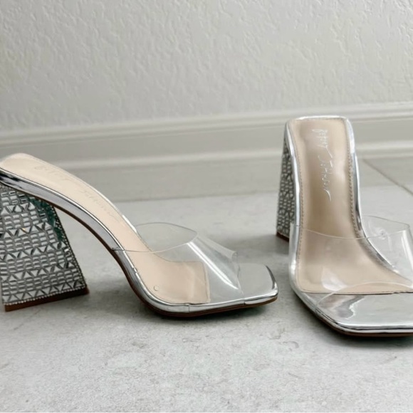 Betsey Johnson Shoes - Picture 5 of 8